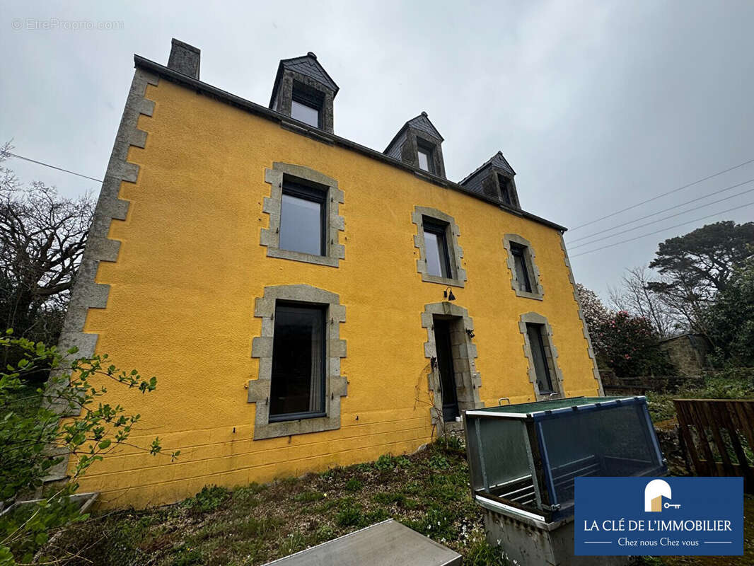 Maison à PLUGUFFAN