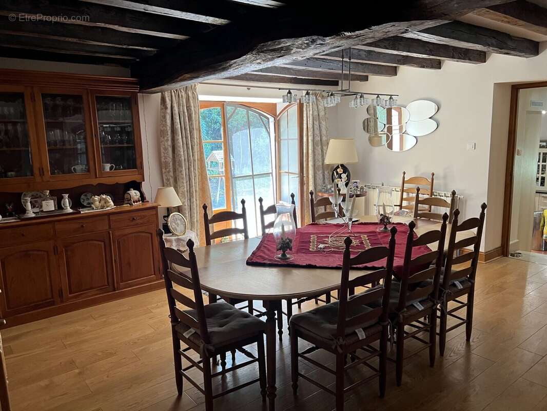 Maison 248 m² à Bourg-De-Visa  - photo 8