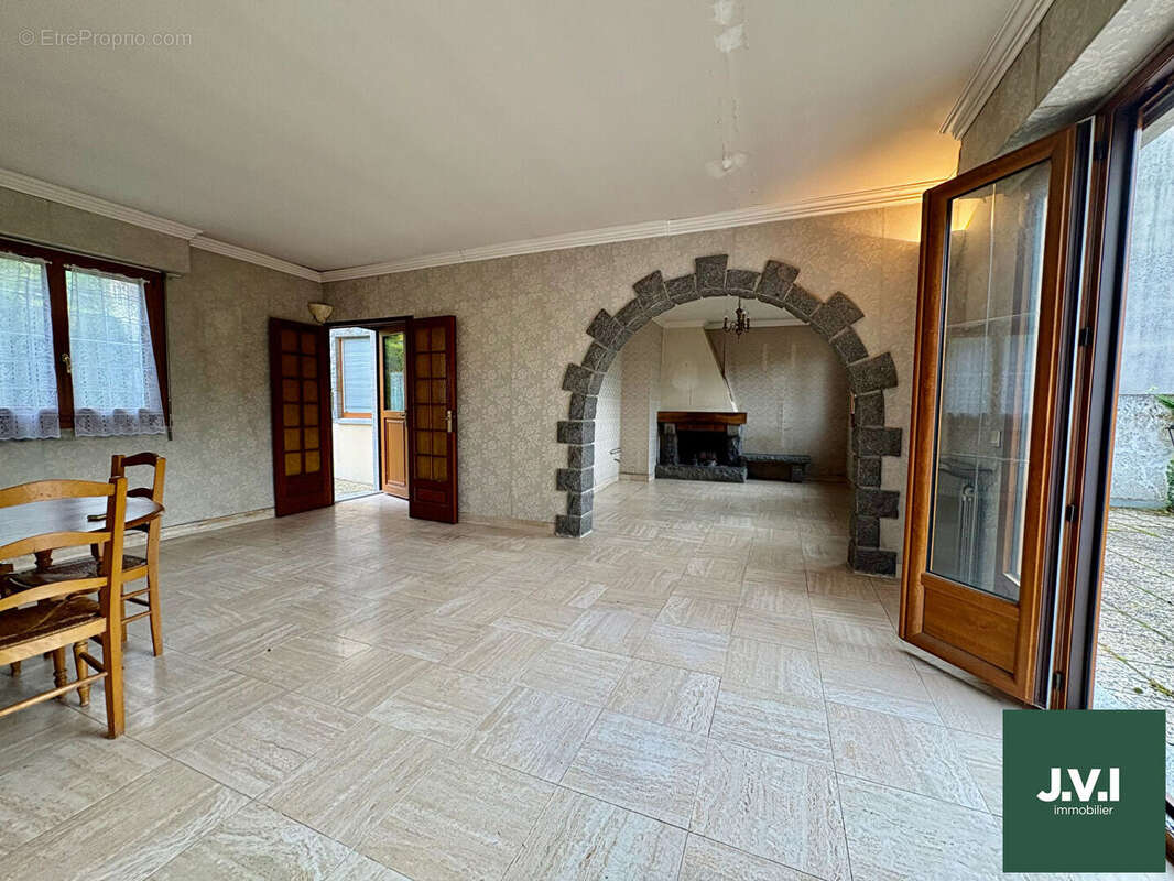 Maison à MONTMORENCY