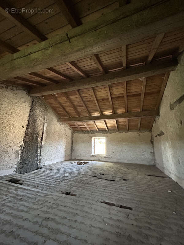 Maison à VILLESISCLE