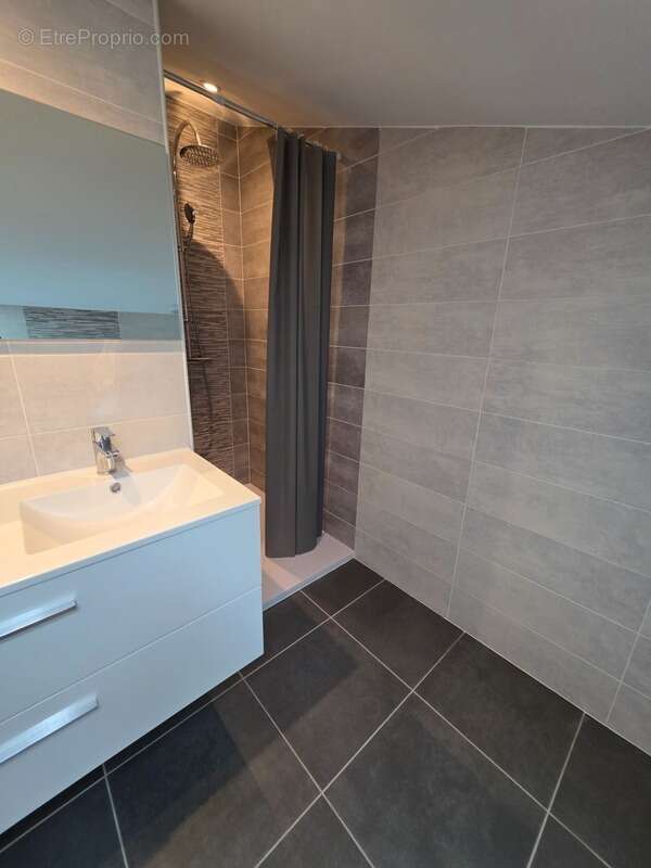 Maison à NEGREPELISSE