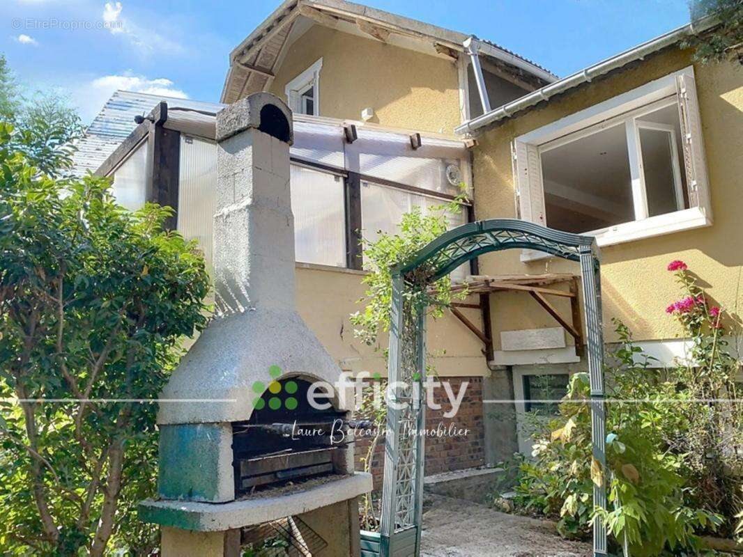 Maison à VILLECRESNES