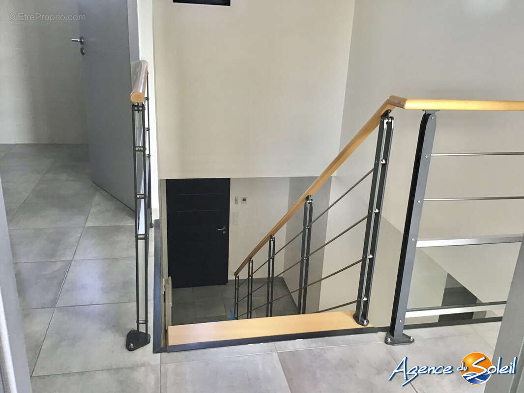 Maison à SAINT-LAURENT-DE-LA-SALANQUE