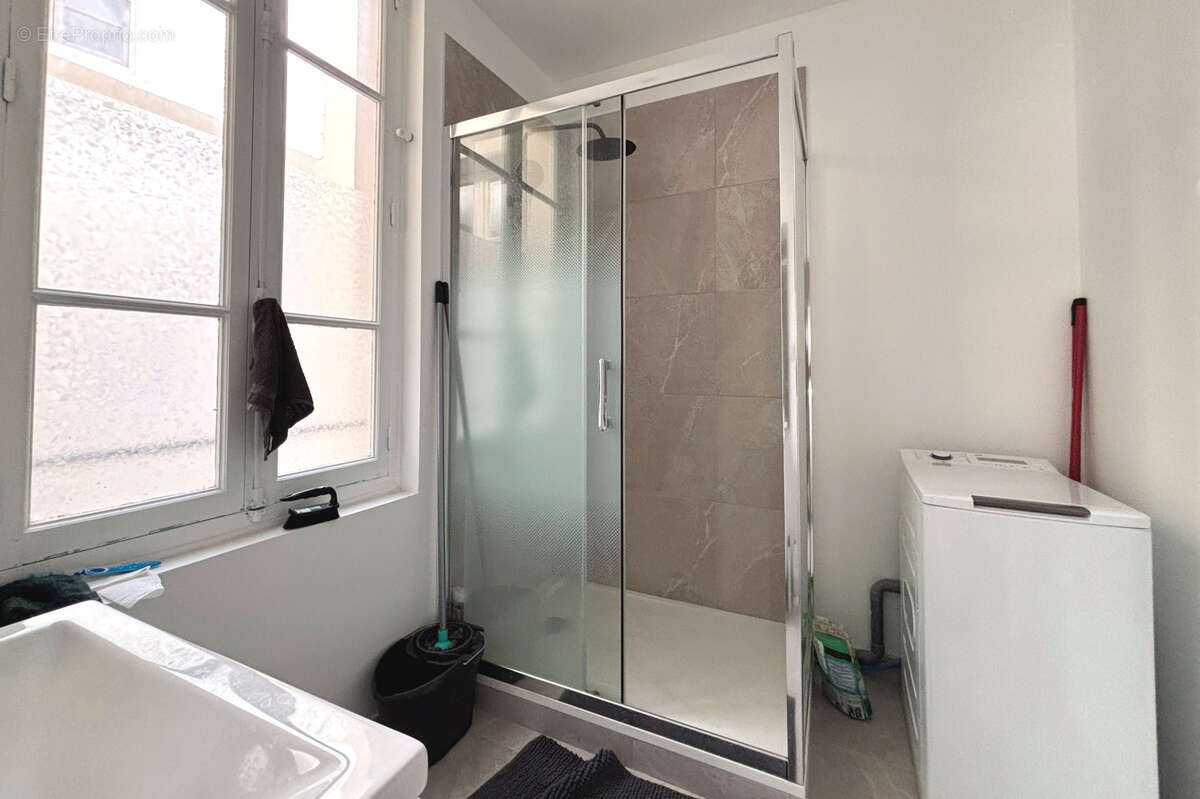 Appartement à MARSEILLE-5E