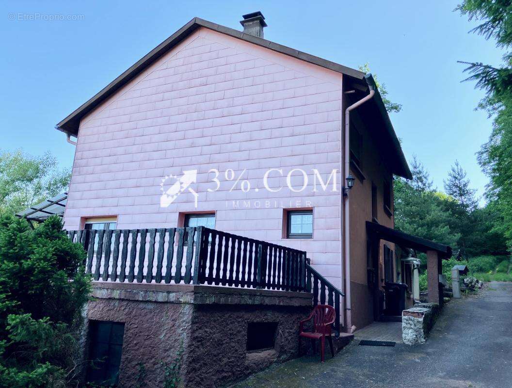 Maison sur les hauteurs avec terrain boisé - photo 2