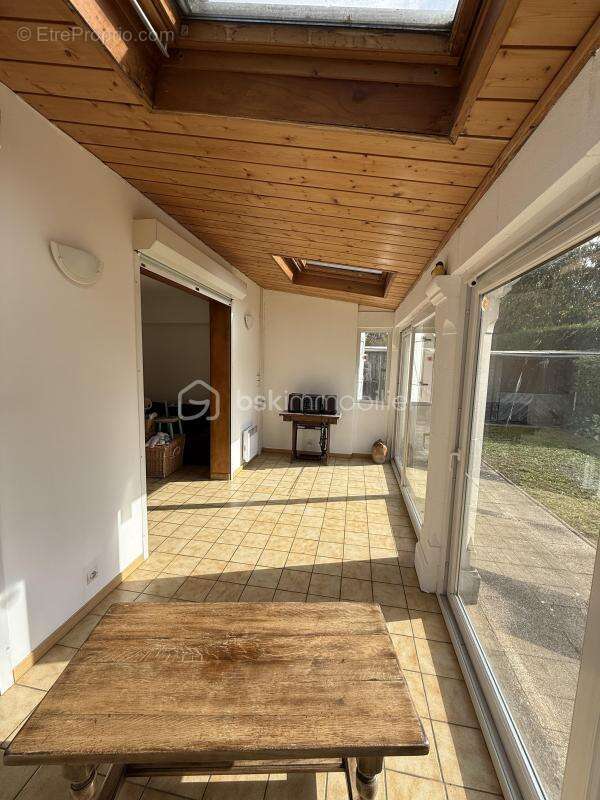 Maison à MOISSY-CRAMAYEL