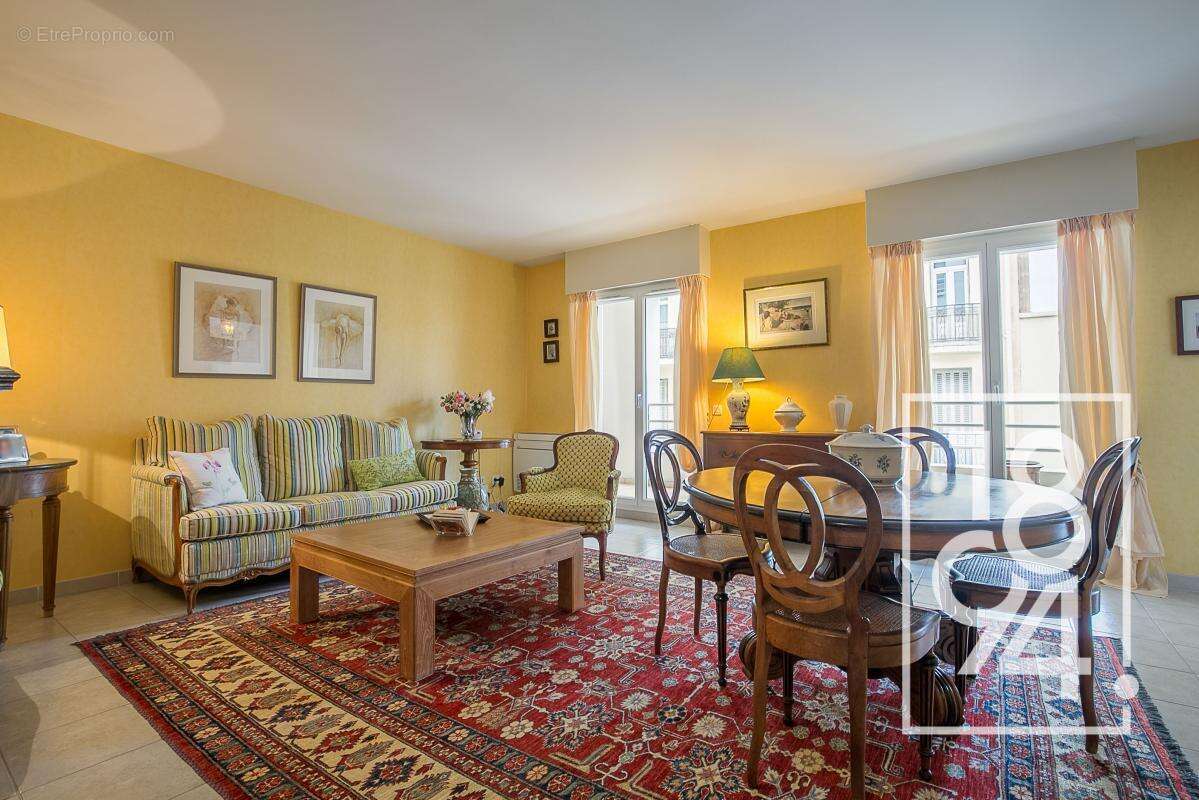 Appartement à MARSEILLE-5E