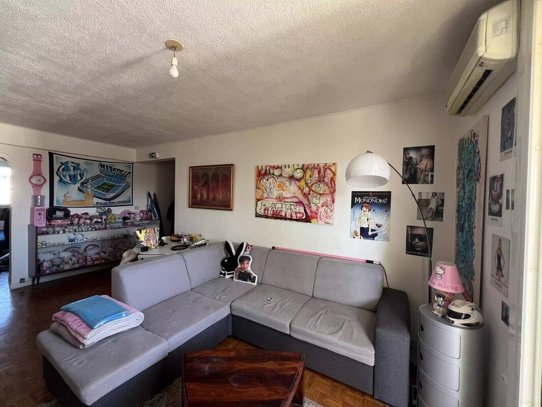 Appartement à MARSEILLE-4E