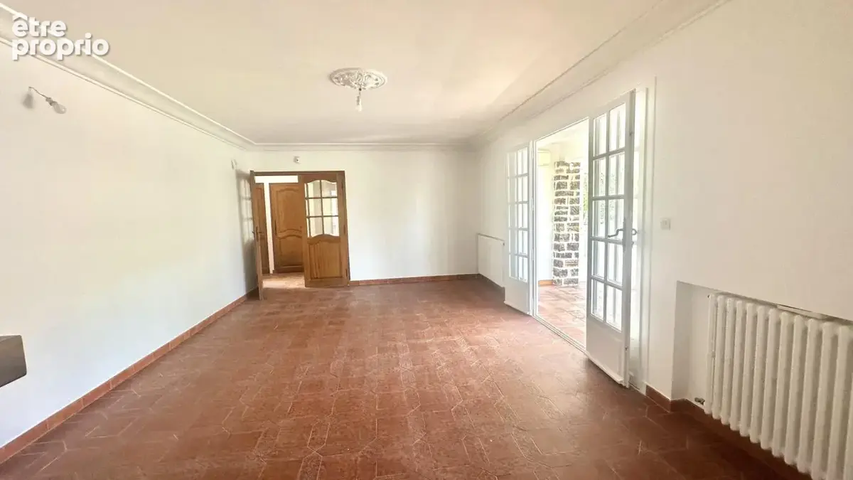 Villa composée de 2 appartements - 264m2 - Draguignan - photo 6