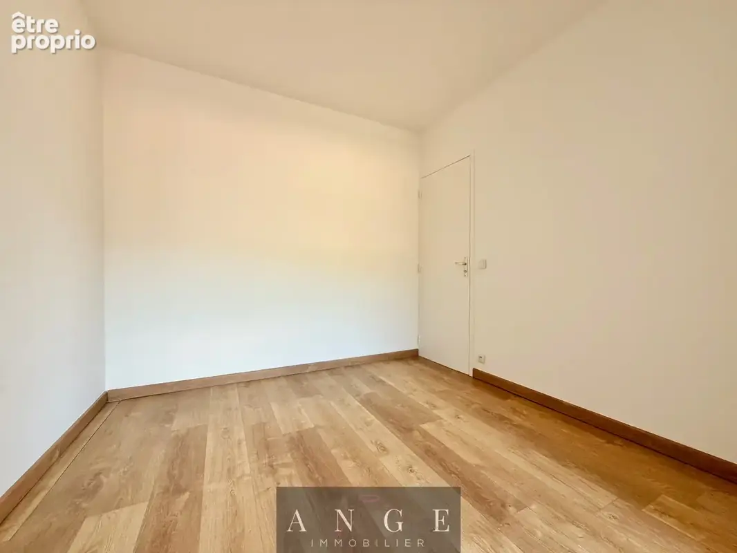 Appartement t2 - 34m2 - dernier etage -centre ville - la farlede - photo 7