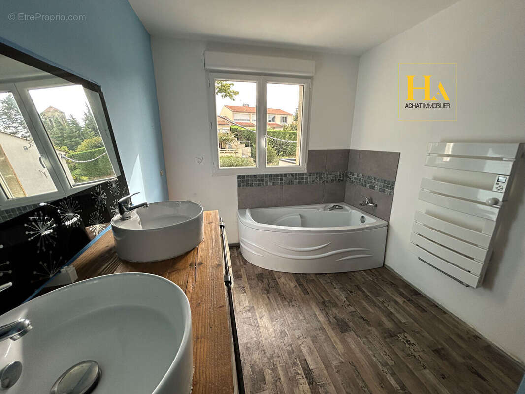 Maison à MALATAVERNE