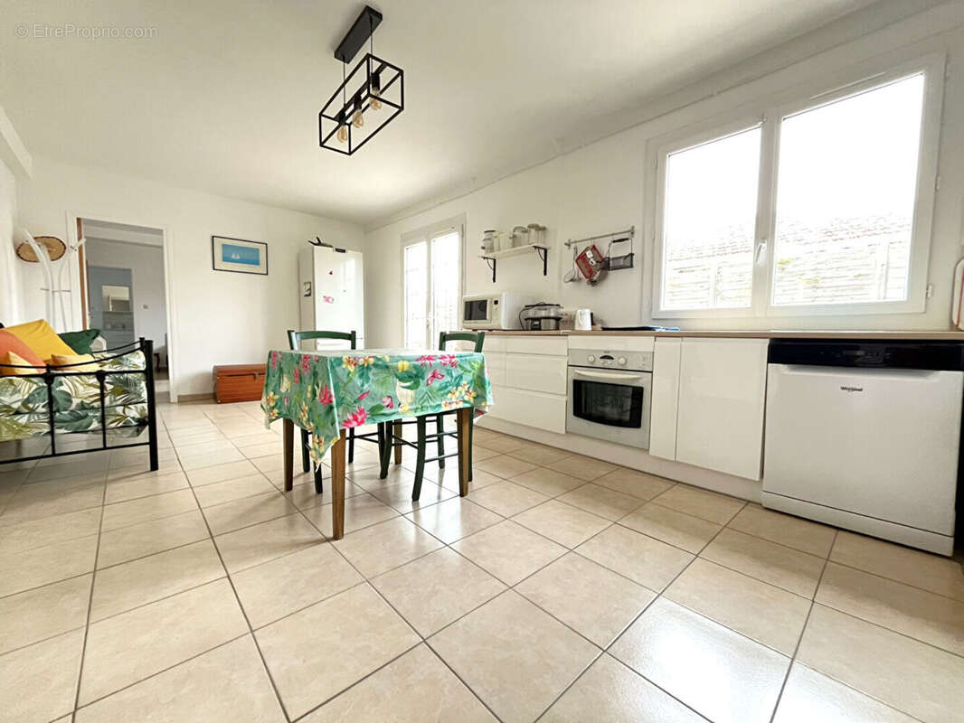 Maison à SAINT-LAURENT-DU-VAR