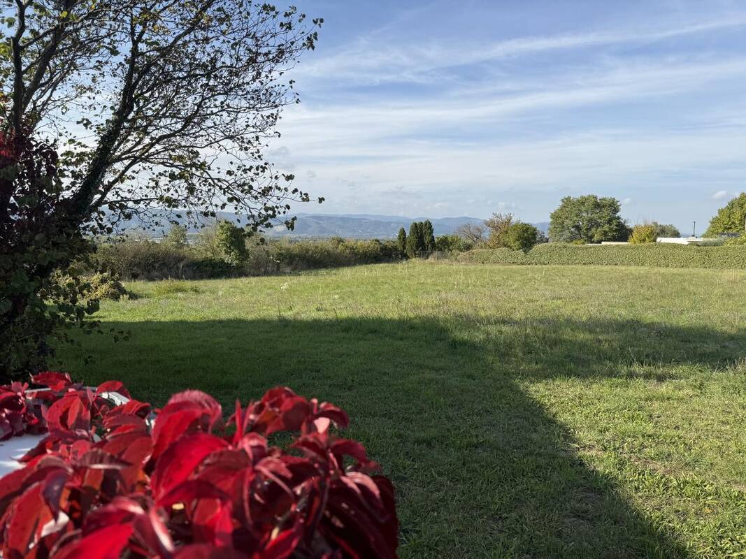 Terrain à LORIOL-SUR-DROME
