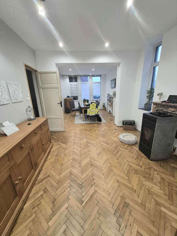 Maison à MORTAGNE-DU-NORD