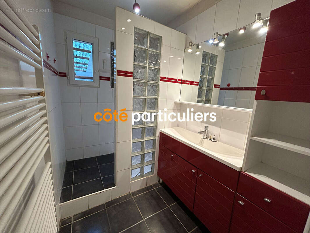 Maison à BRETTEVILLE-L&#039;ORGUEILLEUSE