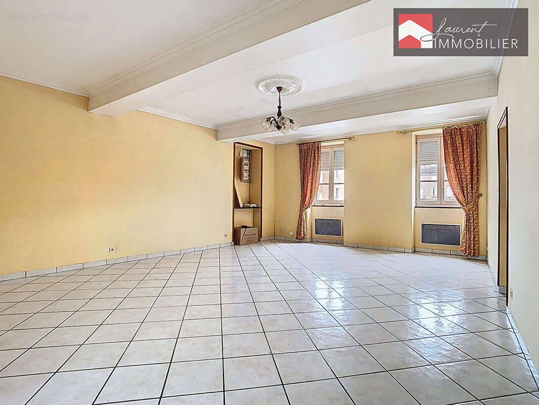 Appartement à PONT-DE-VAUX