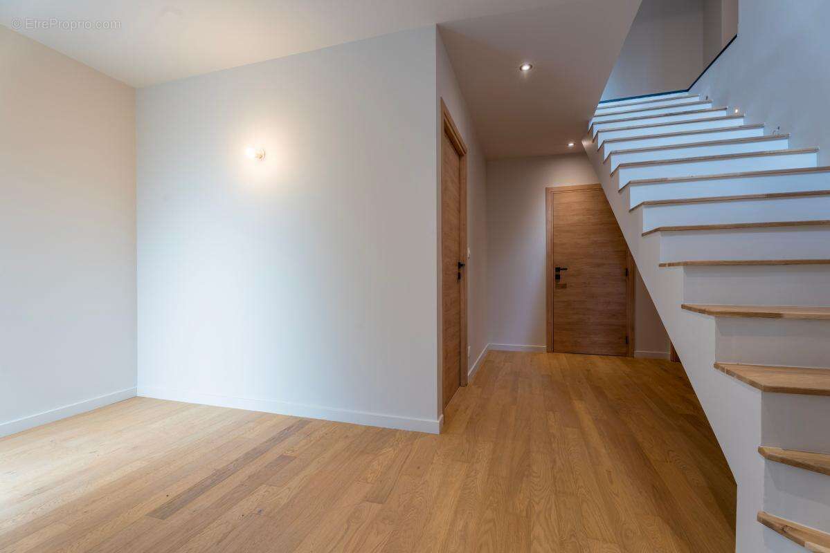 Maison à CHARBONNIERES-LES-BAINS