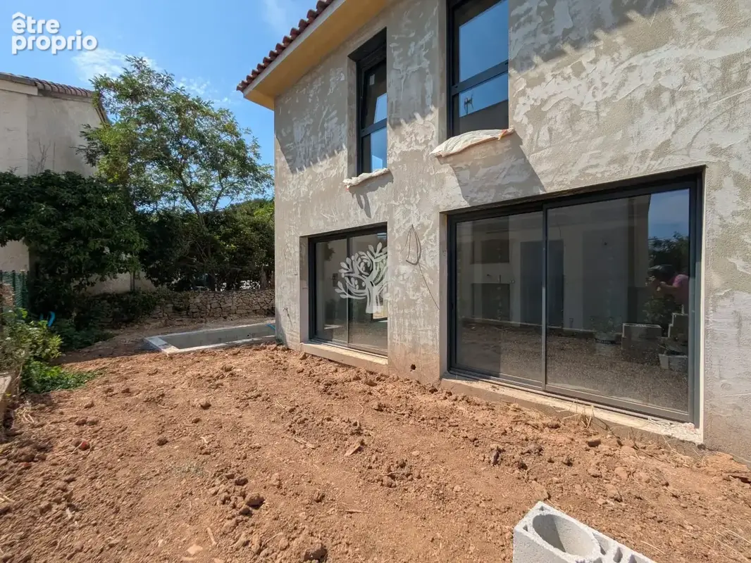 Villa de standing dans le centre de Sanary sur mer - photo 7