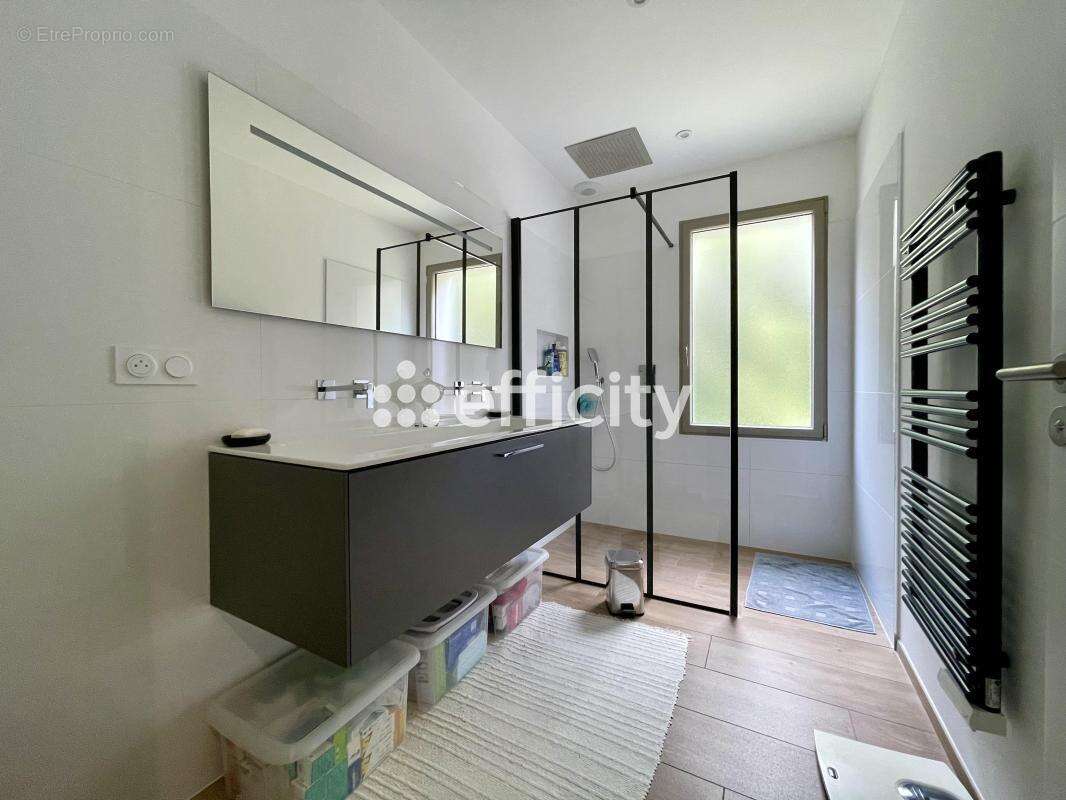 Maison 140 m² à Le Bouscat  - photo 8