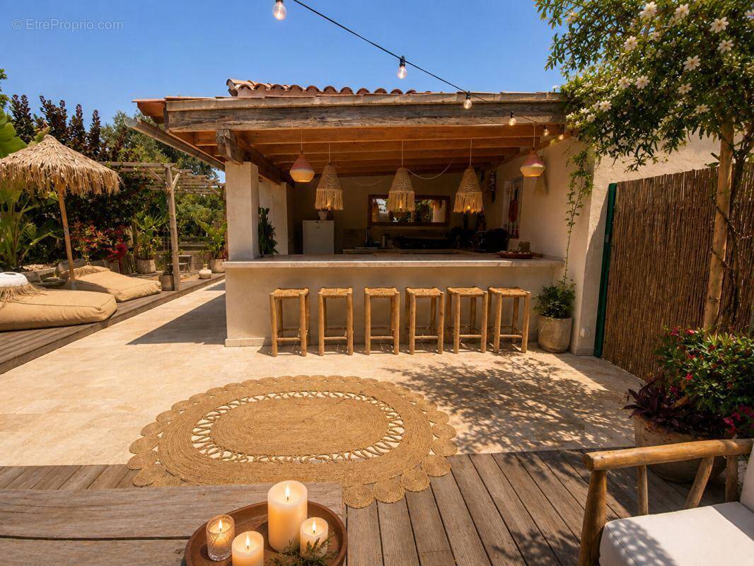 Maison à LE CASTELLET