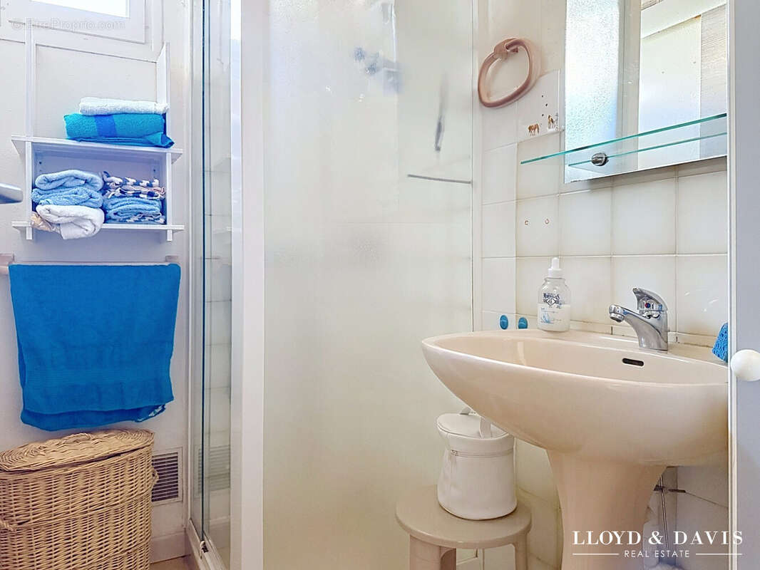 Maison 40 m² à Saint-Georges-De-Didonne  - photo 7