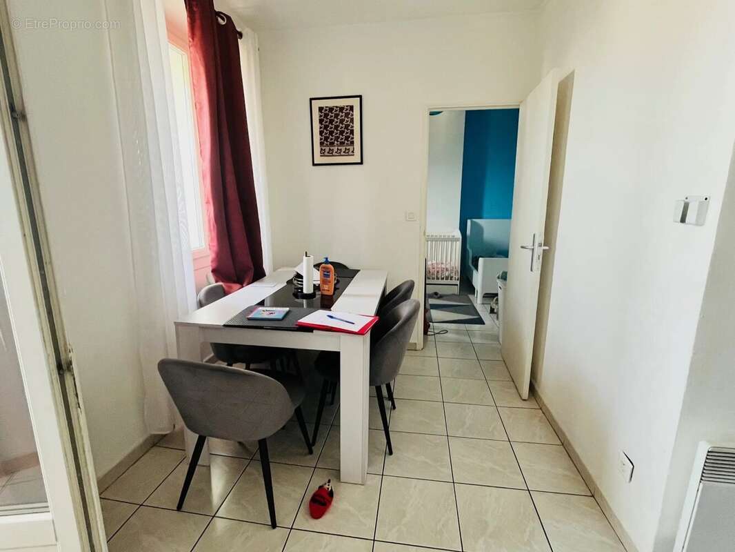 Appartement à MARSEILLE-3E
