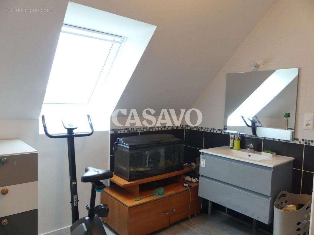 Maison à MOGNEVILLE