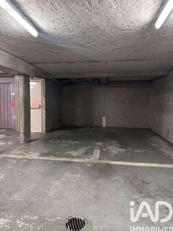 Parking 11 m² à Asnieres-Sur-Seine  - photo 2