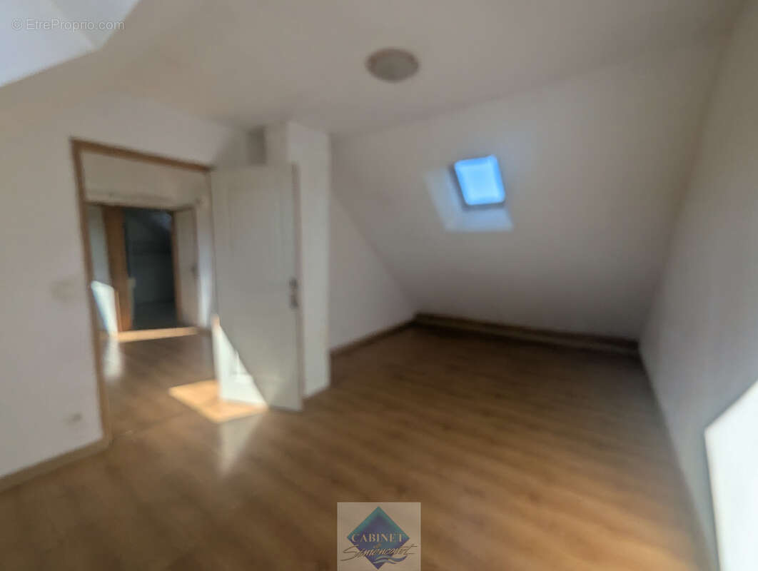 Maison à FEUQUIERES-EN-VIMEU