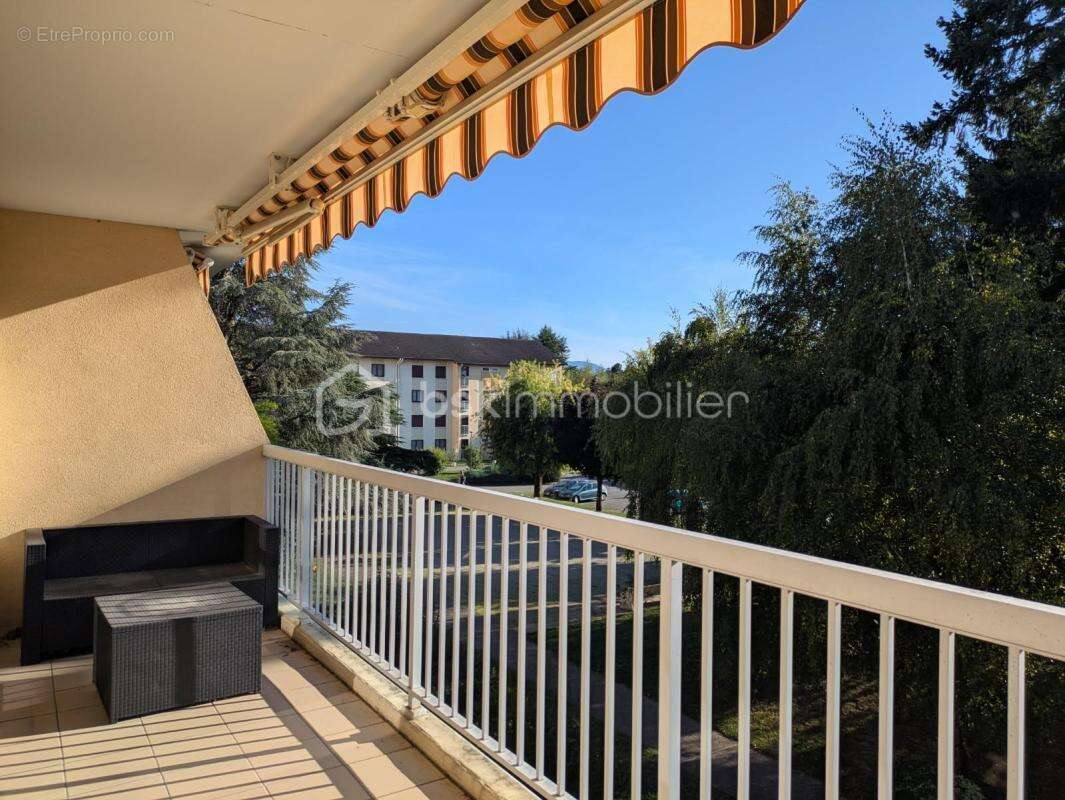 Appartement de type T4 transformé en T3 de 95 m2- Résidence sécurisée avec parc - photo 2