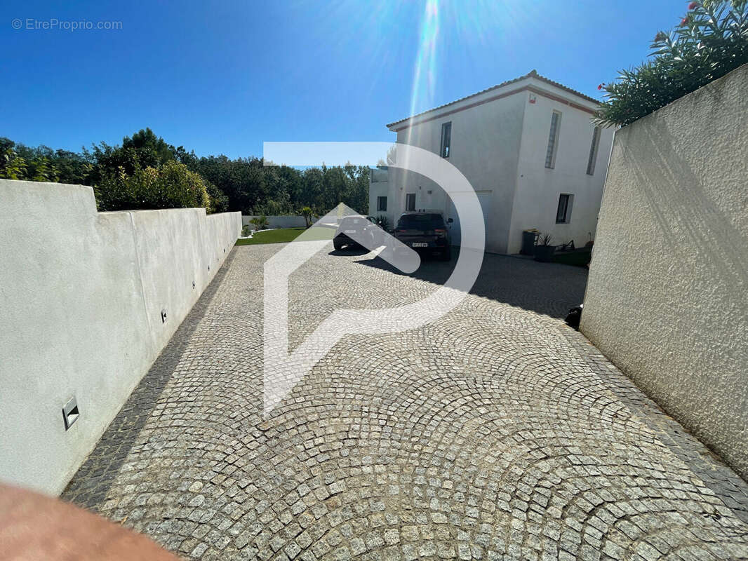 Maison à CORNEILHAN