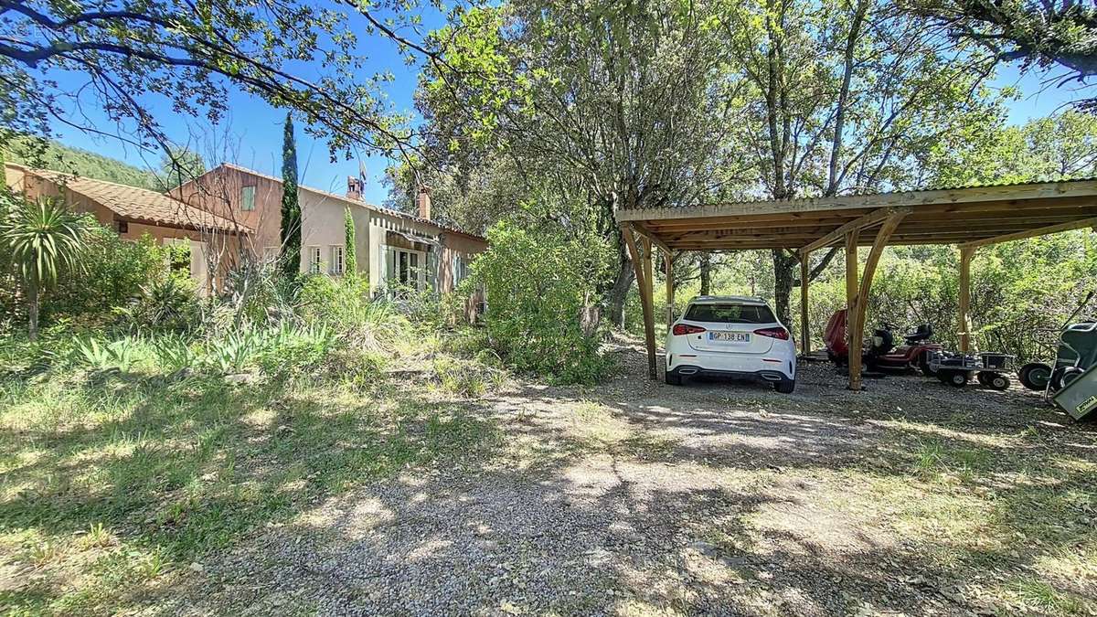 Maison à FIGANIERES