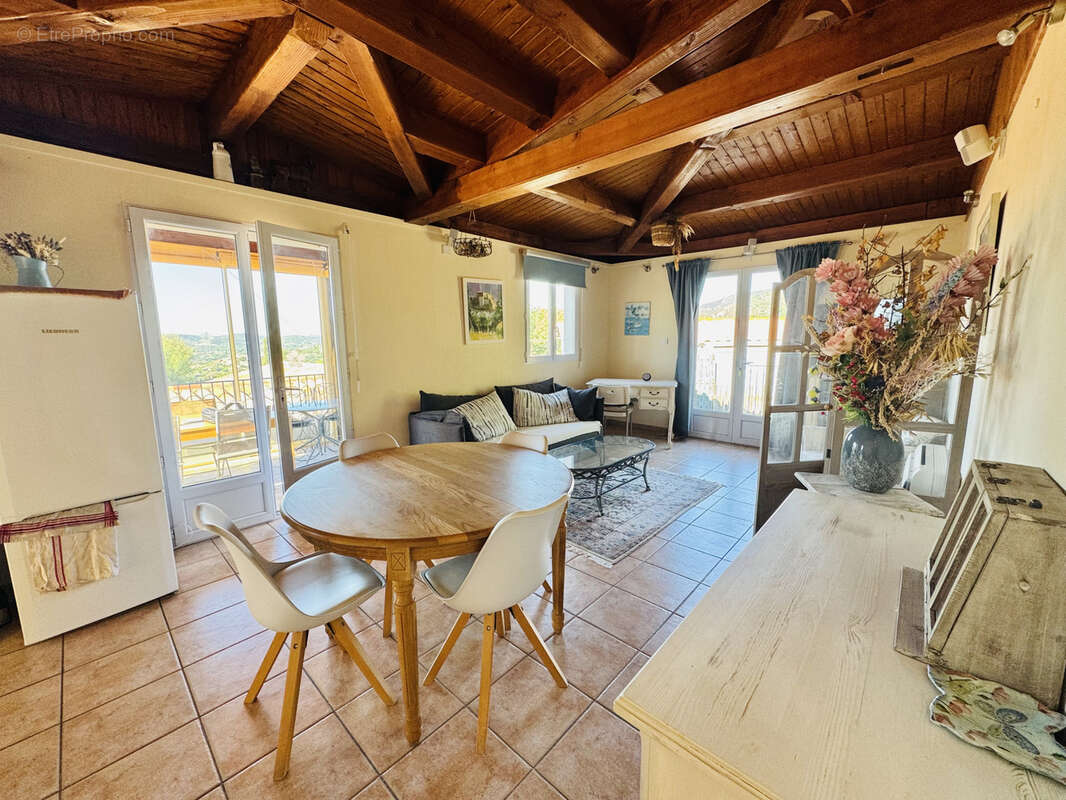  À vendre   Élégante maison T3 avec jardin dans un domaine privé et sécurisé à Bormes-les-Mimosas  - photo 3