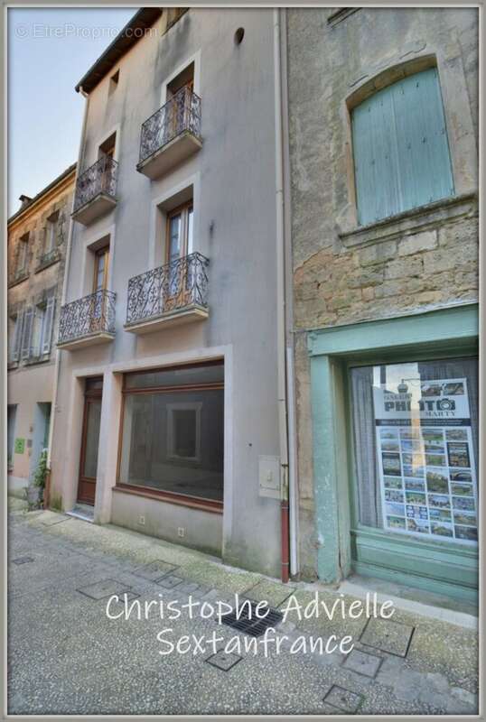Immeuble , local commercial au RDC, T2 au 1er étage et T3 duplex au 2nd et 3ème, cour devant les appartements - photo 13
