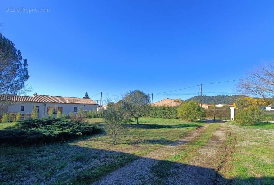 Terrain à VIDAUBAN