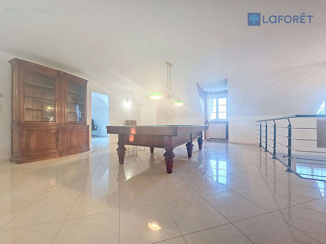 Maison à COUTEVROULT