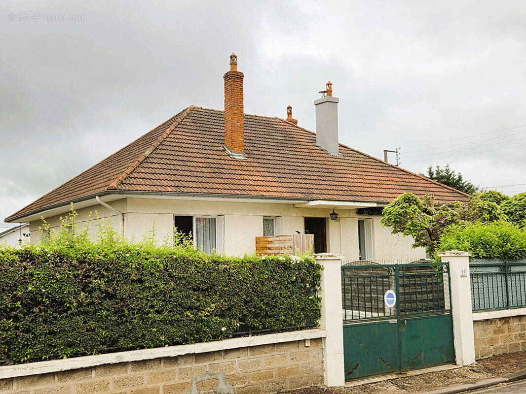 Maison à LONGVIC