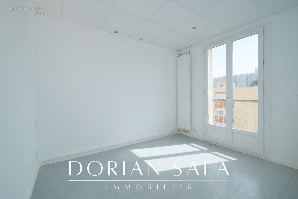 Appartement 61 m² à Marseille-9e  - photo 9