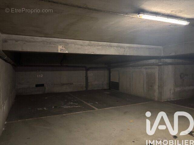 Photo 1 - Parking à MONTROUGE