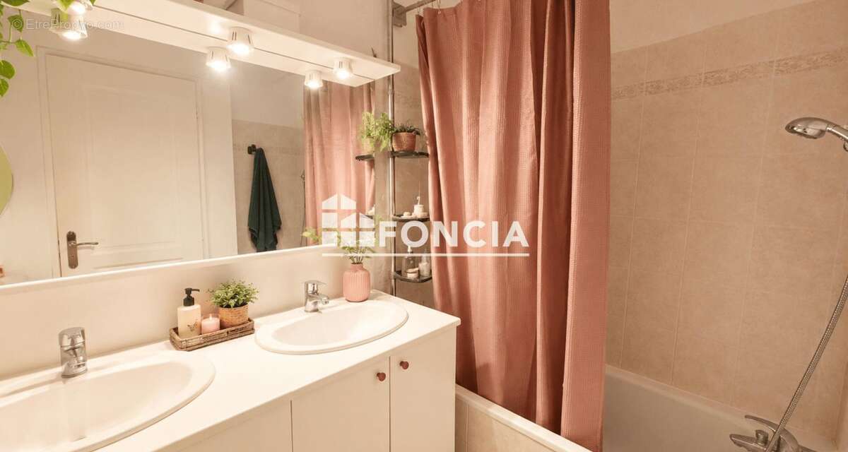 ALBERTVILLE – Investissement locatif clé en main – T4 de 73 m² avec grande terrasse et parking – Vendu loué - photo 2