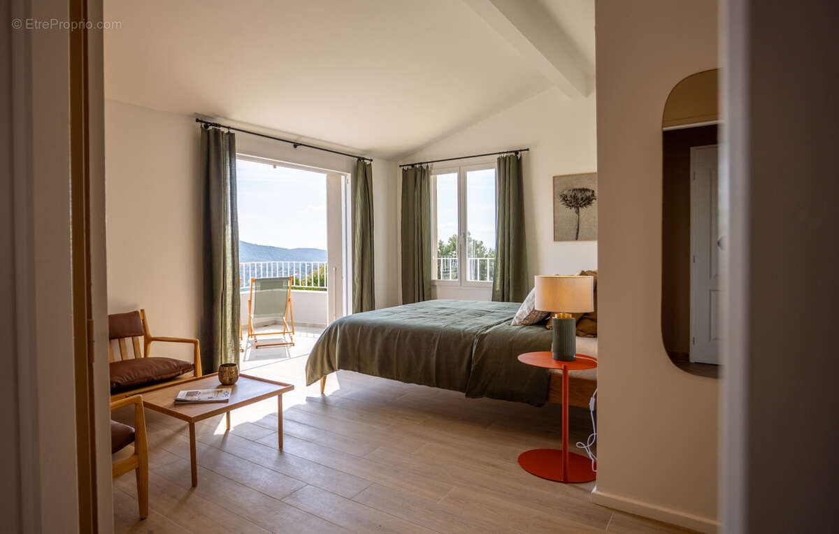 Maison à LA LONDE-LES-MAURES