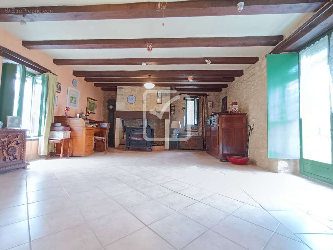 Maison à CUBJAC