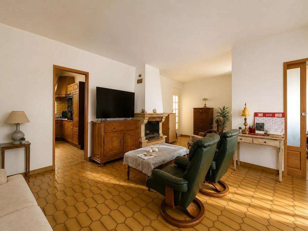 Maison de 5 pièces de 223 m² à Ligny-le-Ribault - photo 5
