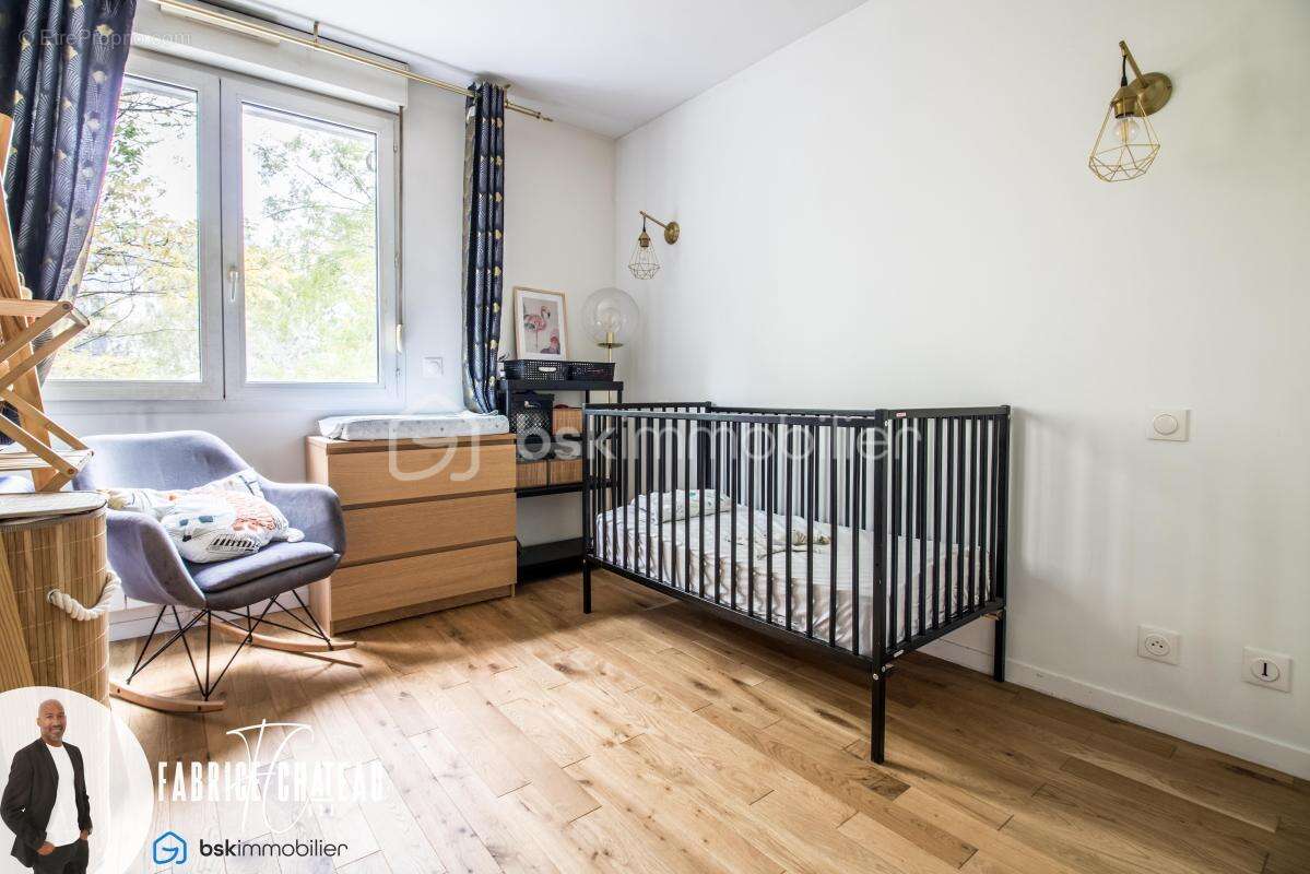 3 pièces lumineux avec grande terrasse et parking – À deux pas de la gare ! - photo 8