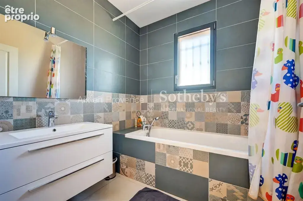 Maison familiale 200 m² sur 2100 m² à vendre à l'ouest d'Aix-en-Provence - photo 15