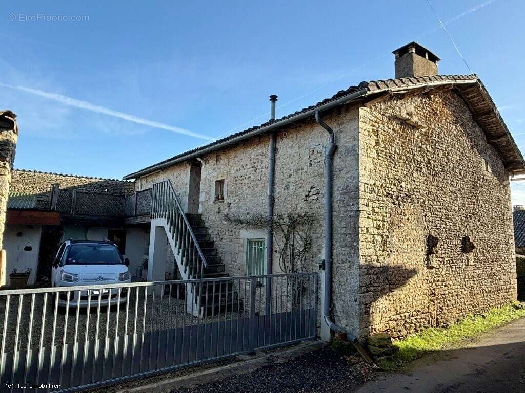 Maison à SAUZE-VAUSSAIS