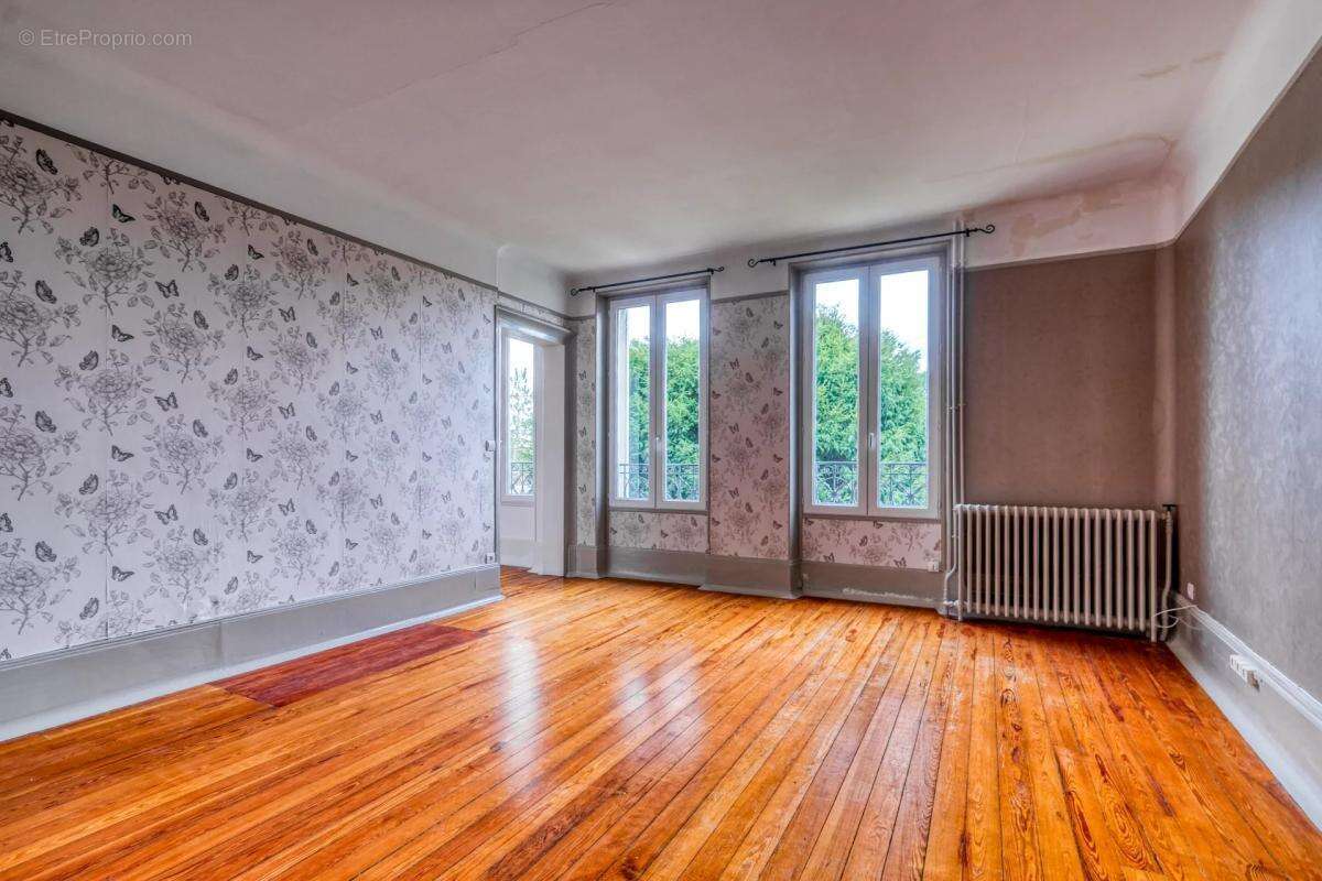 Maison à SAINT-LEU-D&#039;ESSERENT