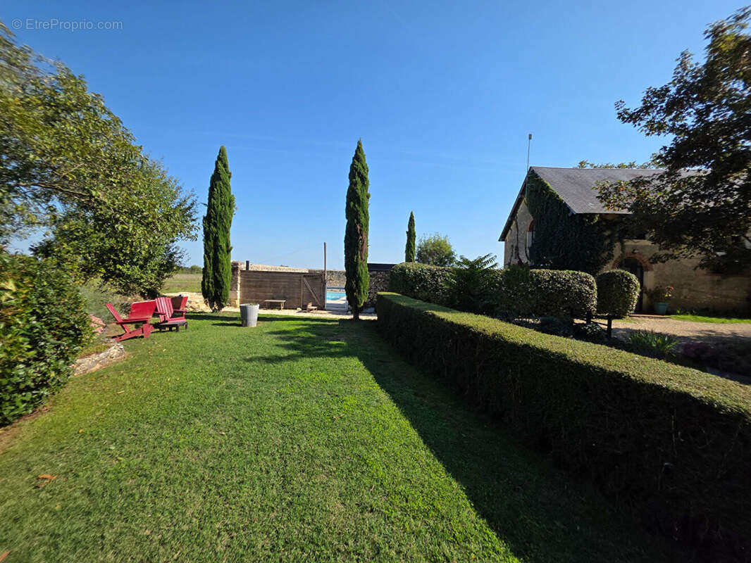 Maison à ANGLES-SUR-L&#039;ANGLIN