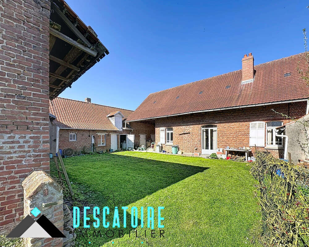 Maison à LE DOULIEU