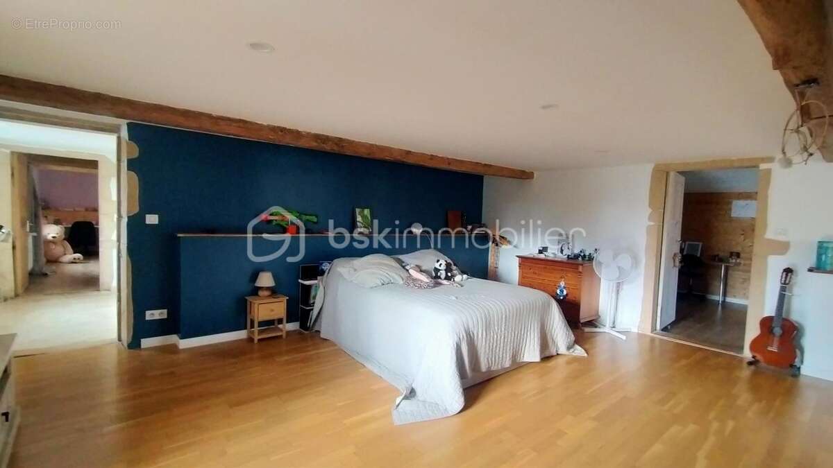 Maison à SAINT-DENIS-DE-CABANNE